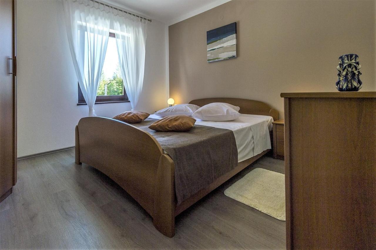 Spacious Three-Bedroom Villa Balun With Pool ポレッチ エクステリア 写真